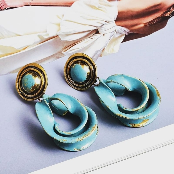 Earring - Picture 2 of 4